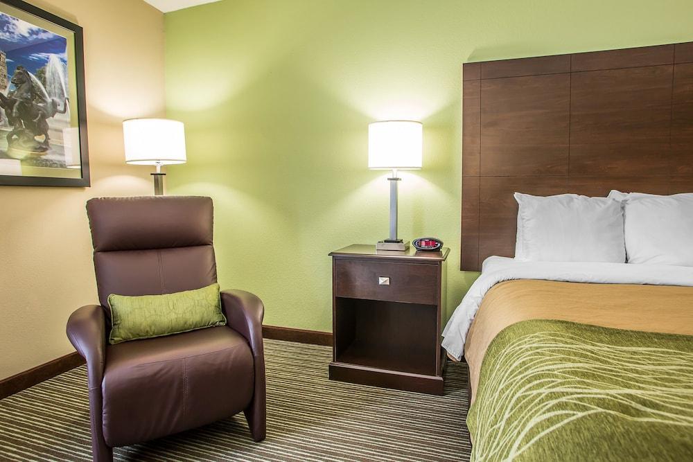 Comfort Inn & Suites Kansas City - Northeast Dış mekan fotoğraf