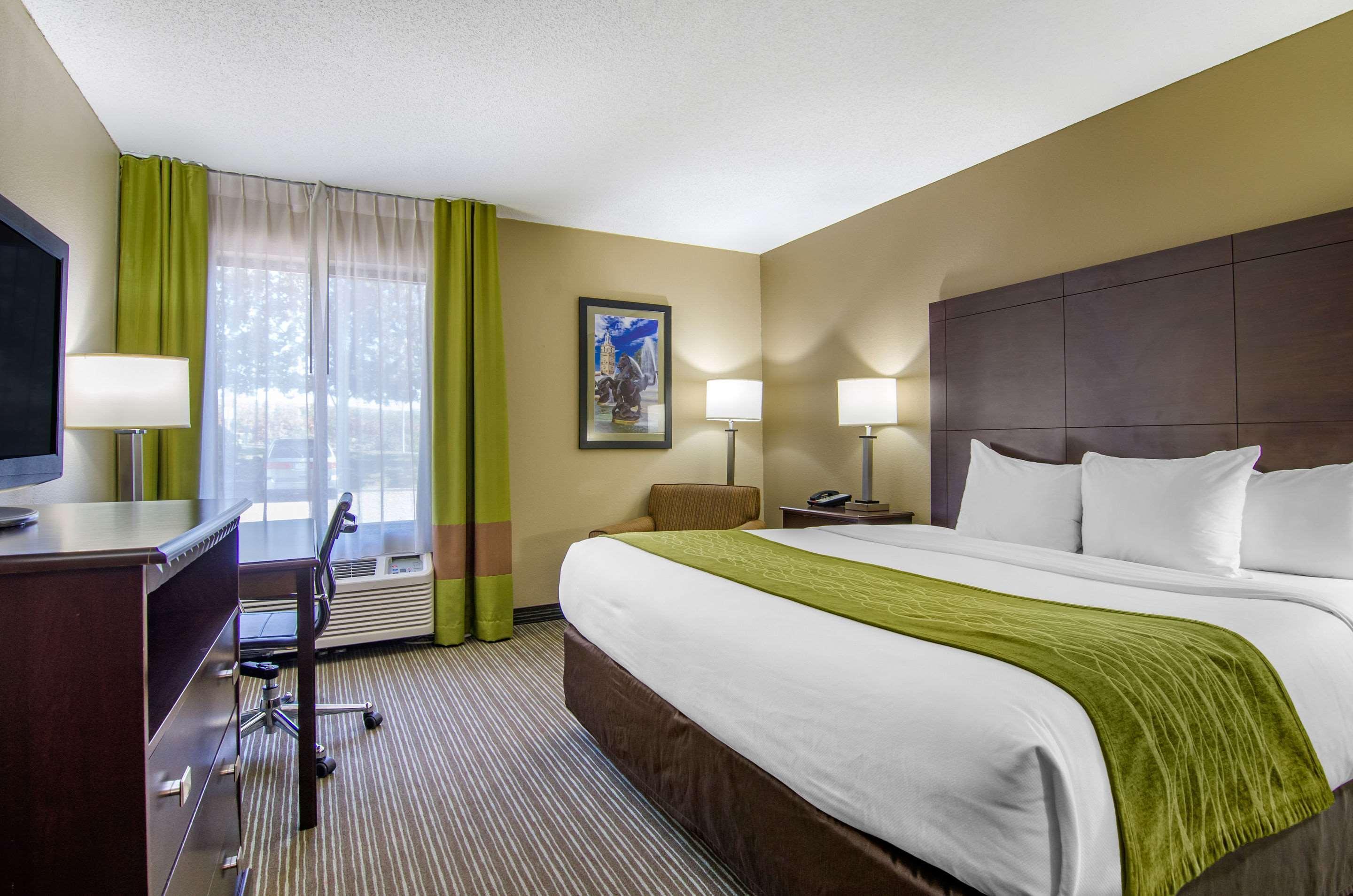 Comfort Inn & Suites Kansas City - Northeast Dış mekan fotoğraf