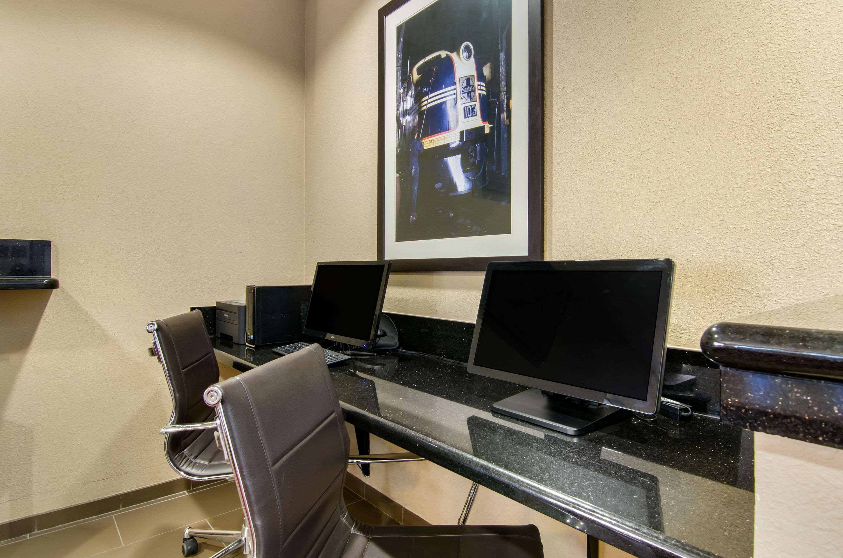 Comfort Inn & Suites Kansas City - Northeast Dış mekan fotoğraf