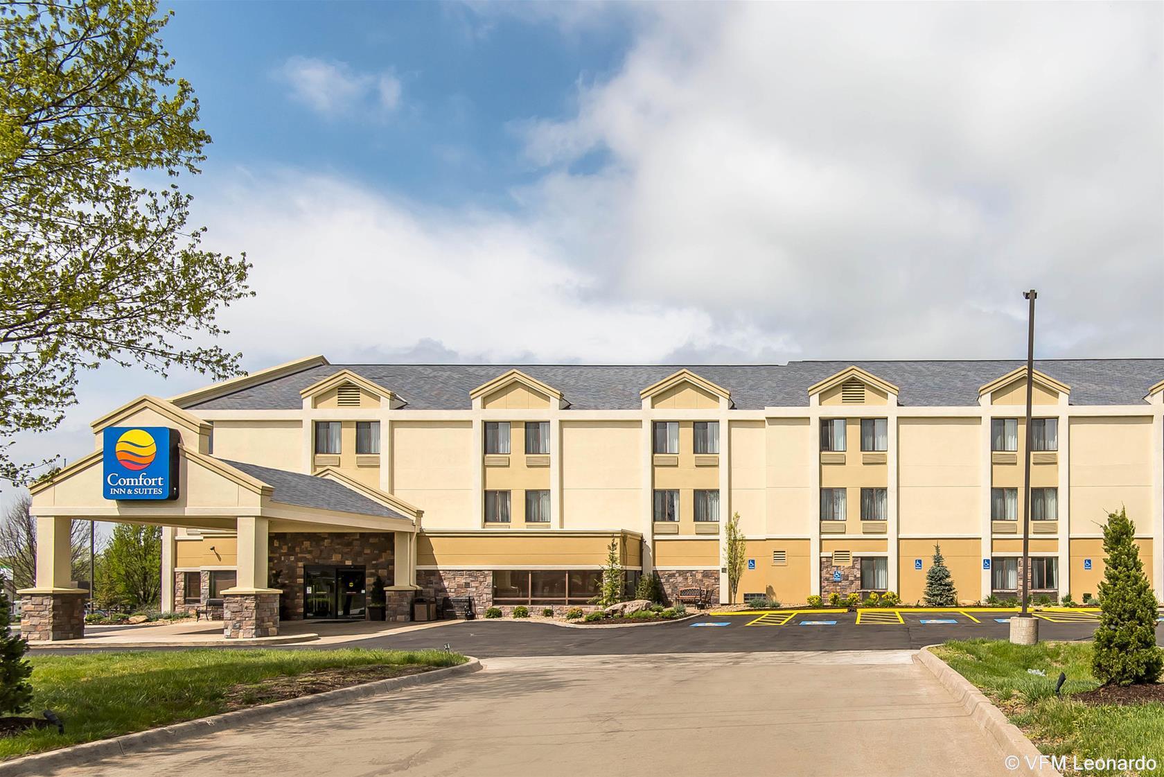 Comfort Inn & Suites Kansas City - Northeast Dış mekan fotoğraf