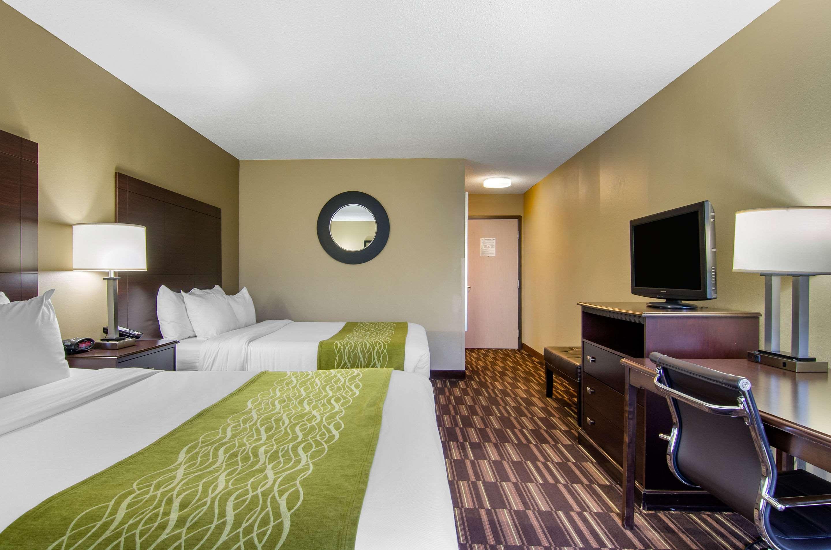 Comfort Inn & Suites Kansas City - Northeast Dış mekan fotoğraf