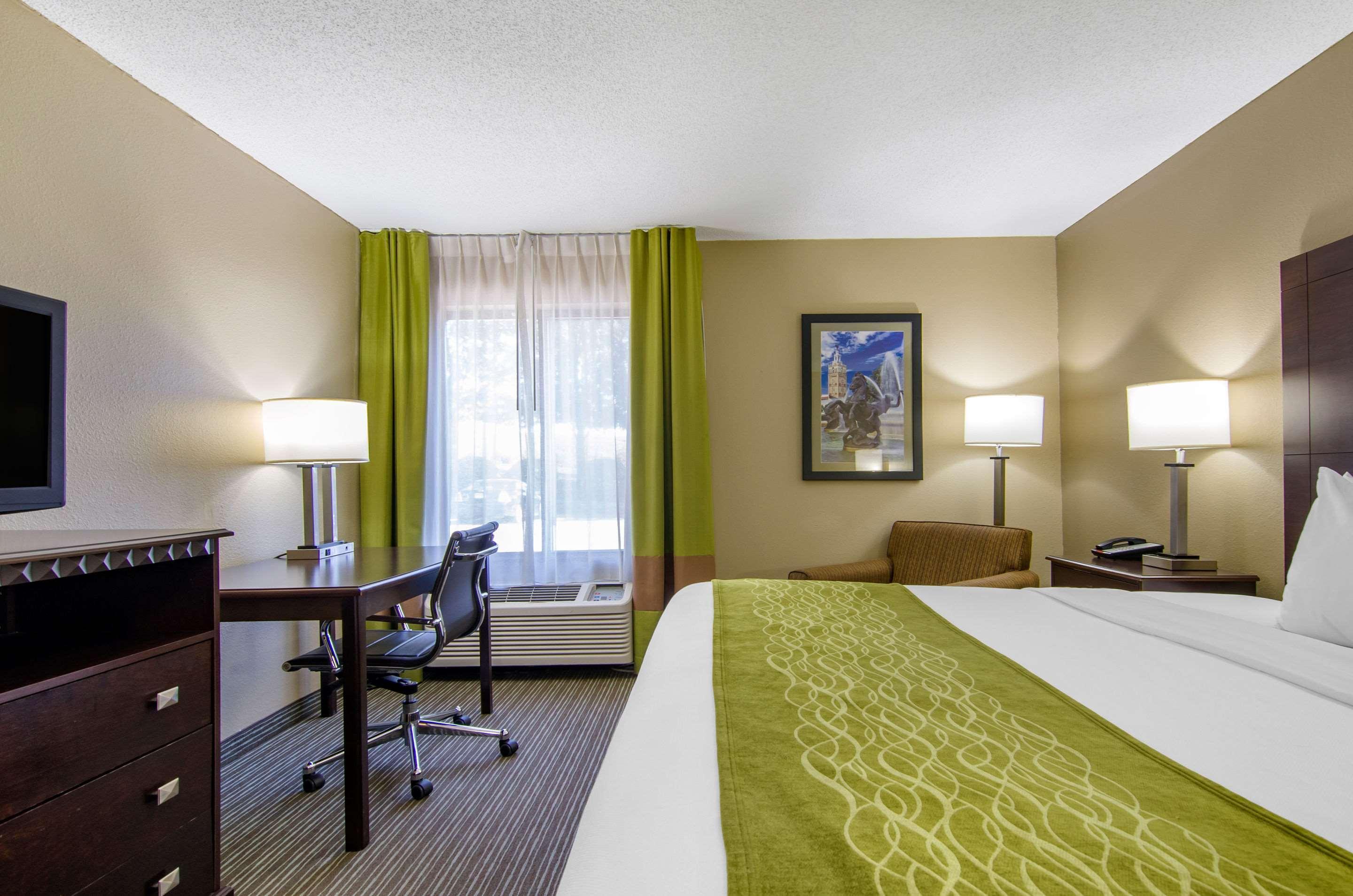 Comfort Inn & Suites Kansas City - Northeast Dış mekan fotoğraf