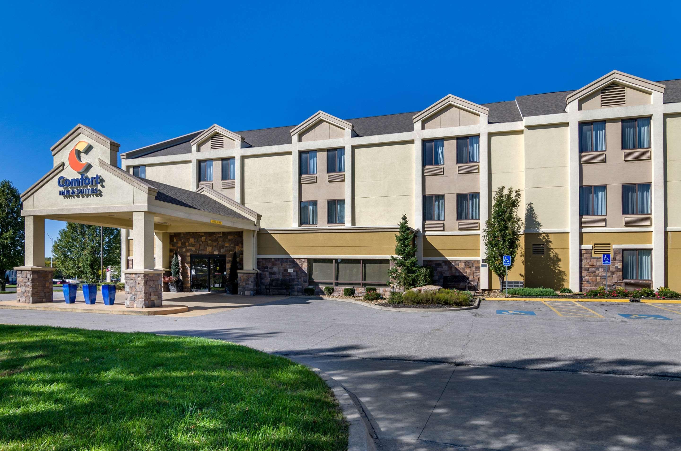 Comfort Inn & Suites Kansas City - Northeast Dış mekan fotoğraf
