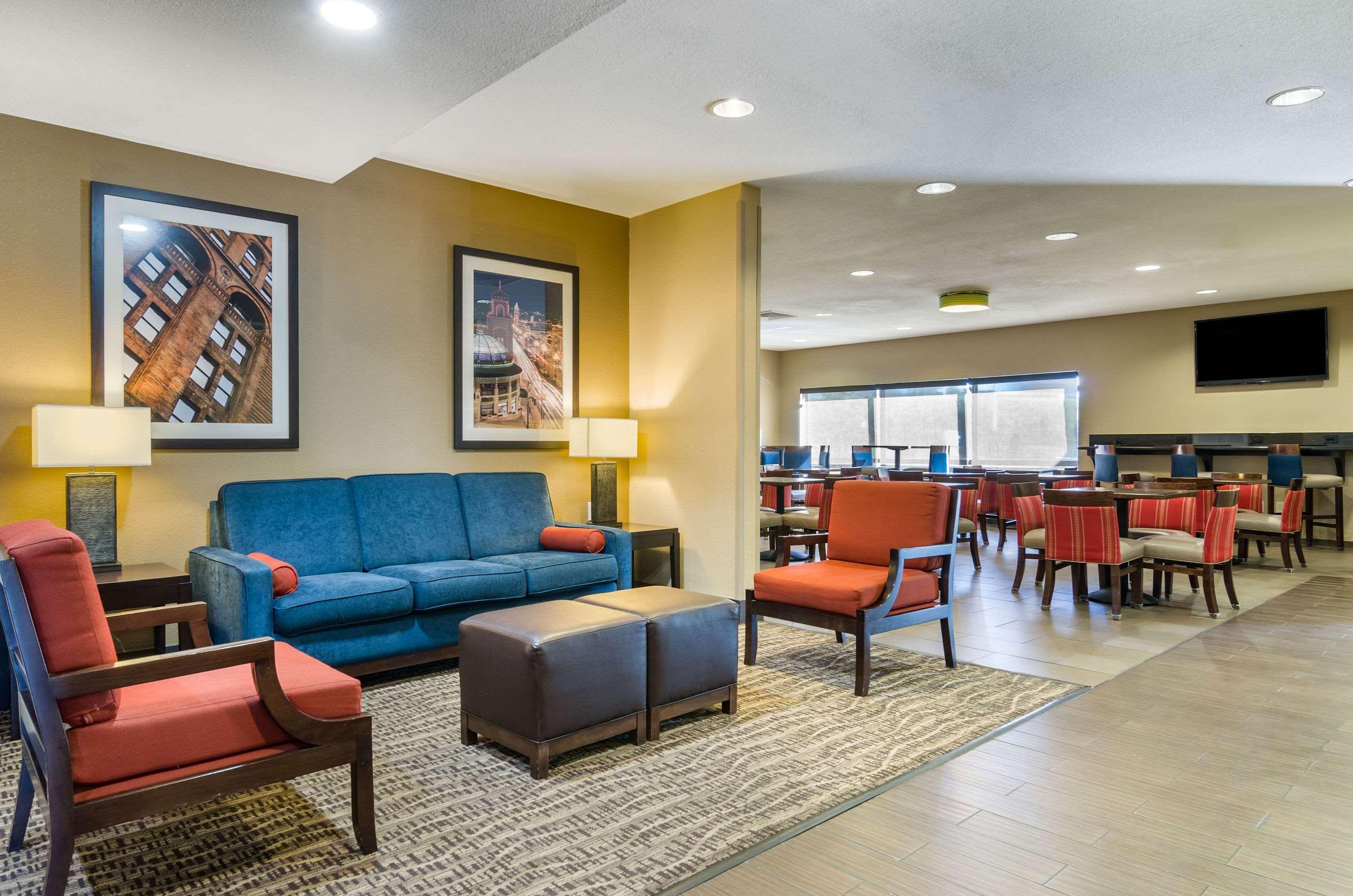 Comfort Inn & Suites Kansas City - Northeast Dış mekan fotoğraf