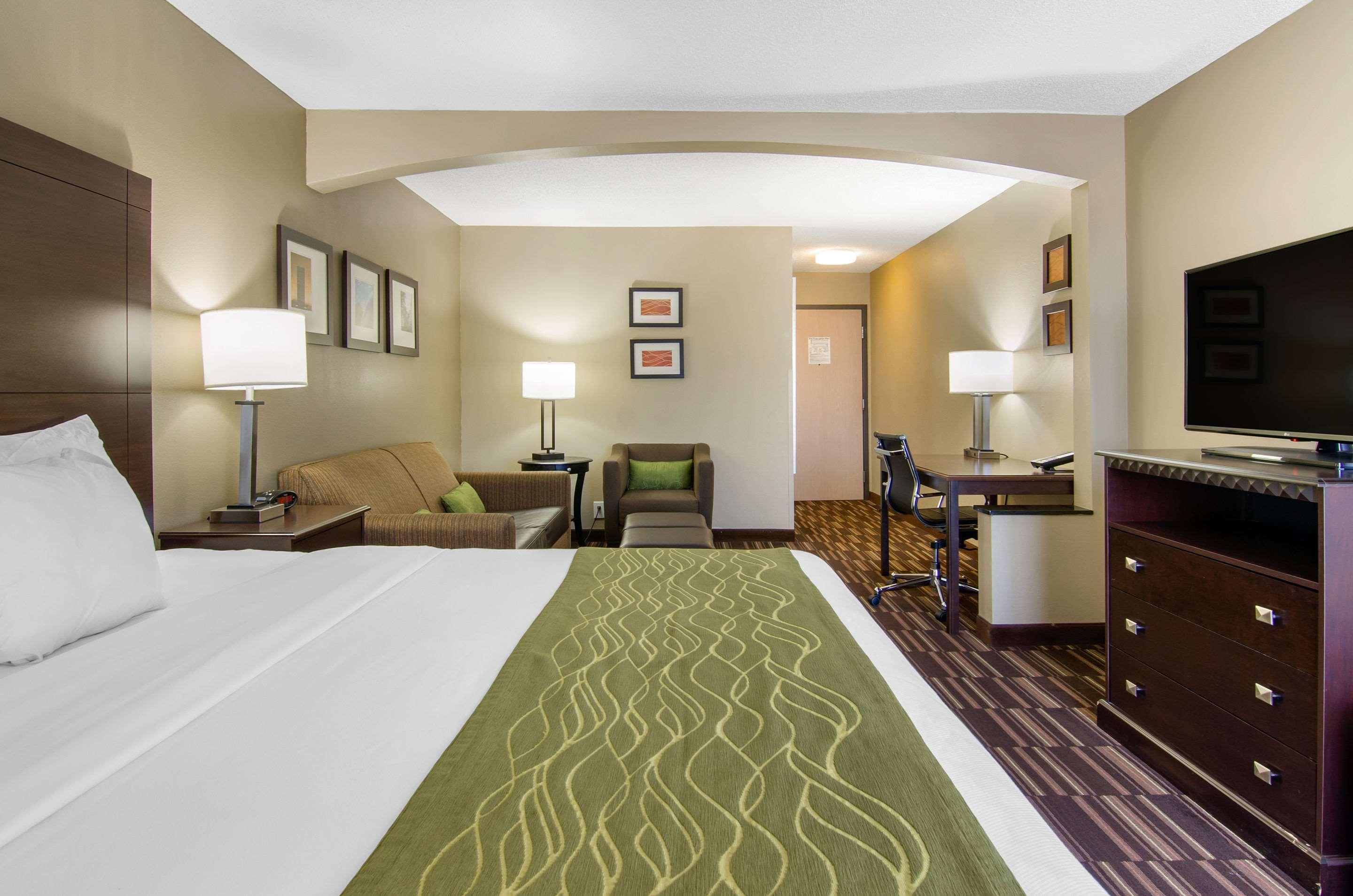 Comfort Inn & Suites Kansas City - Northeast Dış mekan fotoğraf