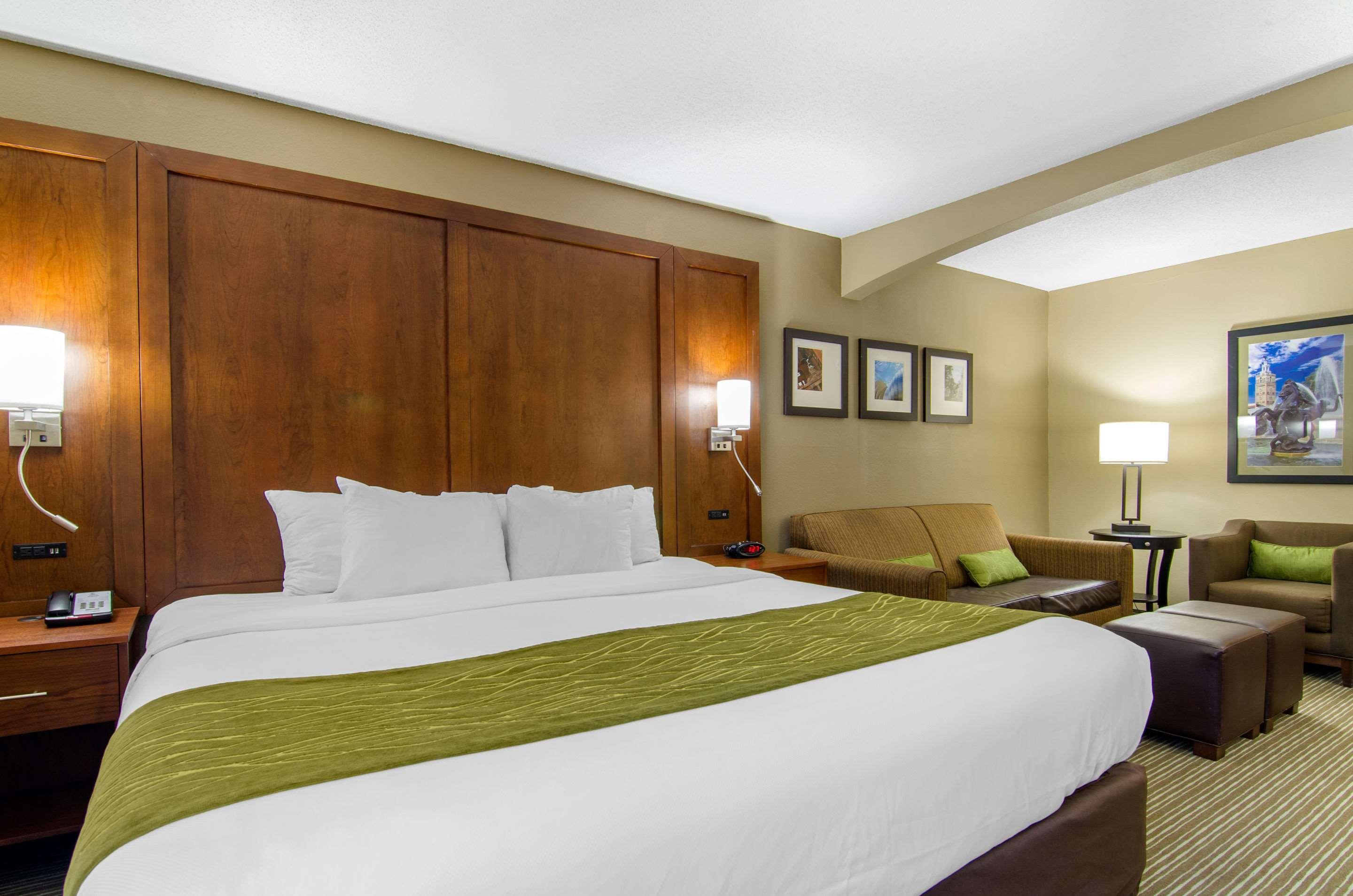 Comfort Inn & Suites Kansas City - Northeast Dış mekan fotoğraf