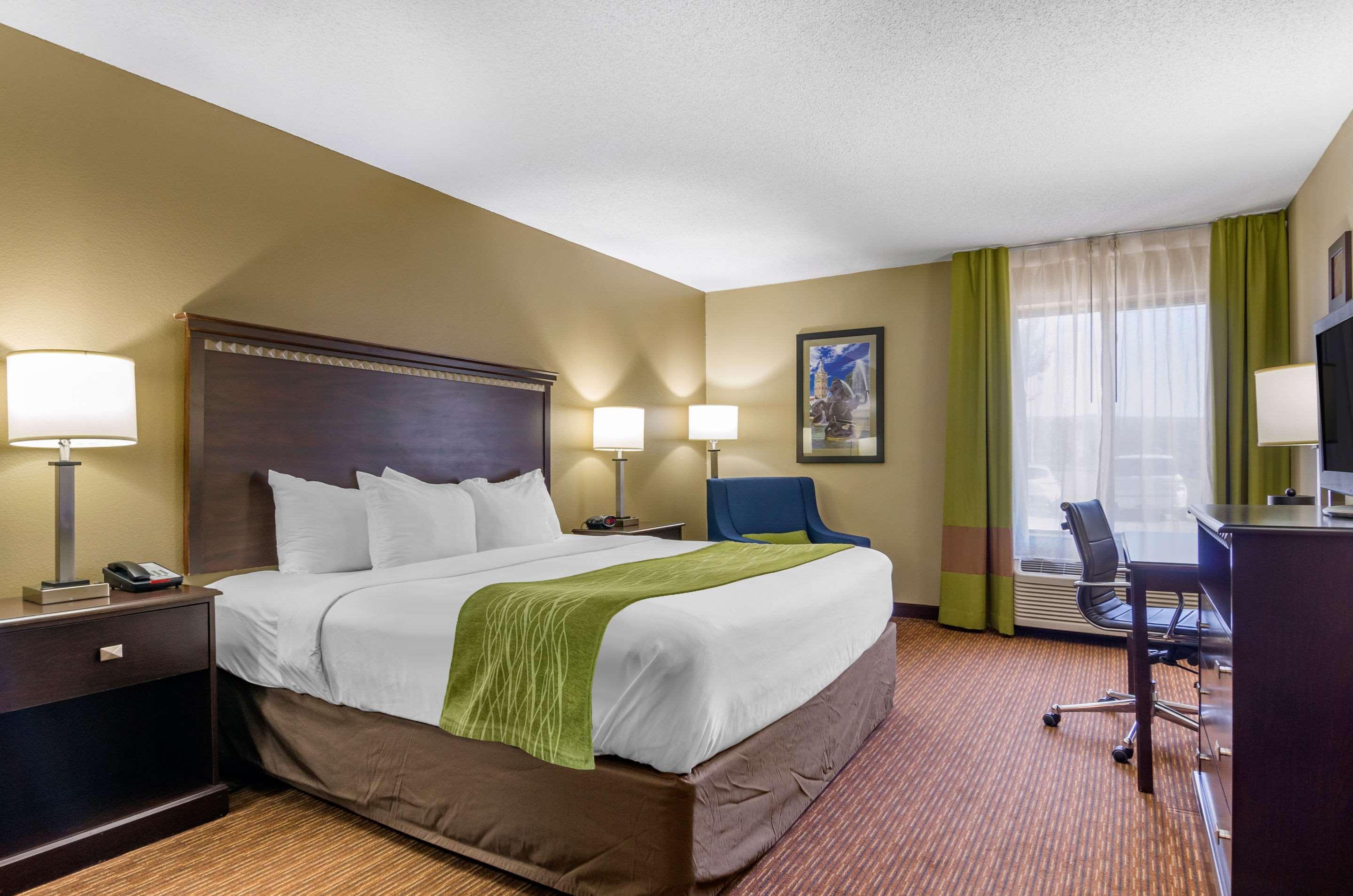Comfort Inn & Suites Kansas City - Northeast Dış mekan fotoğraf